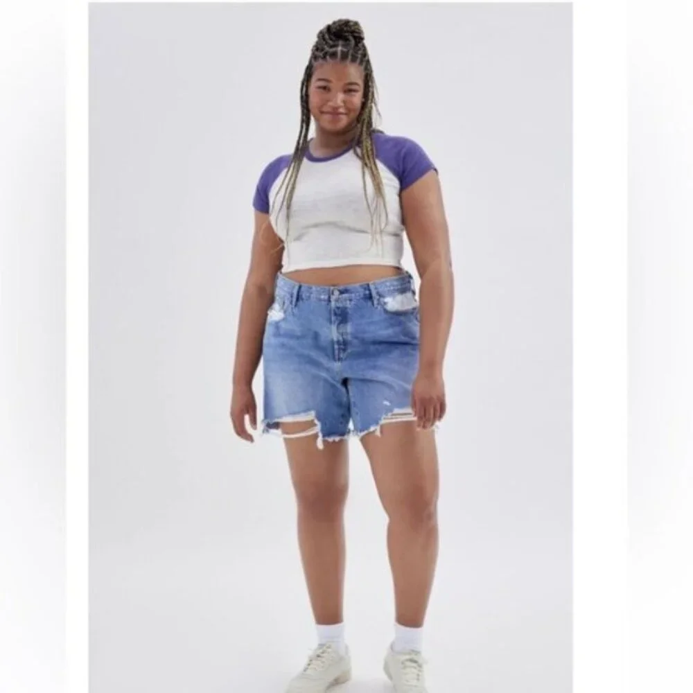 Urban Outfitters x Levi’s | 501 90s Vintage Denim Light Jean Shorts New Plus 22W - Picture 4 of 10